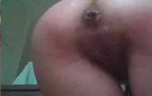 Femme scato fait caca devant sa webcam pour vous