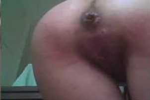 Femme scato fait caca devant sa webcam pour vous