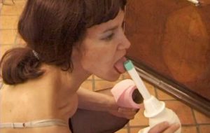 Lavement anal pour lesbiennes scatophiles
