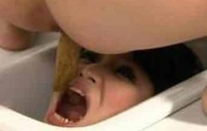 japonaise lesbienne sert de toilette humaine et caca dans la bouche [upgrade video]