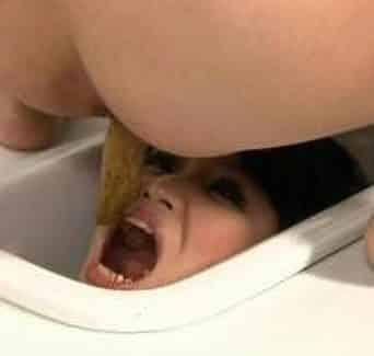 japonaise lesbienne sert de toilette humaine et caca dans la bouche [upgrade video]