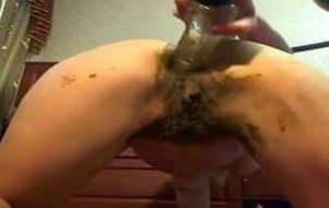 Femme scato prolapse chie et sodomie plein de merde