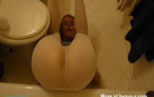 lavement anal enema bien crado à la diarrhée [video 1 peu longue a charger]