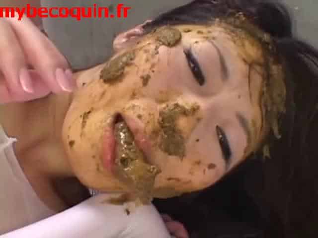Japonaise humiliée pisse et mange sa merde [update 2024 ok]
