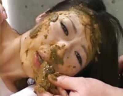 Japonaise humiliée pisse et mange sa merde [update ok]