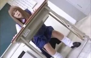 Etudiante japonaise se chie dessus de stress [update video 2022]