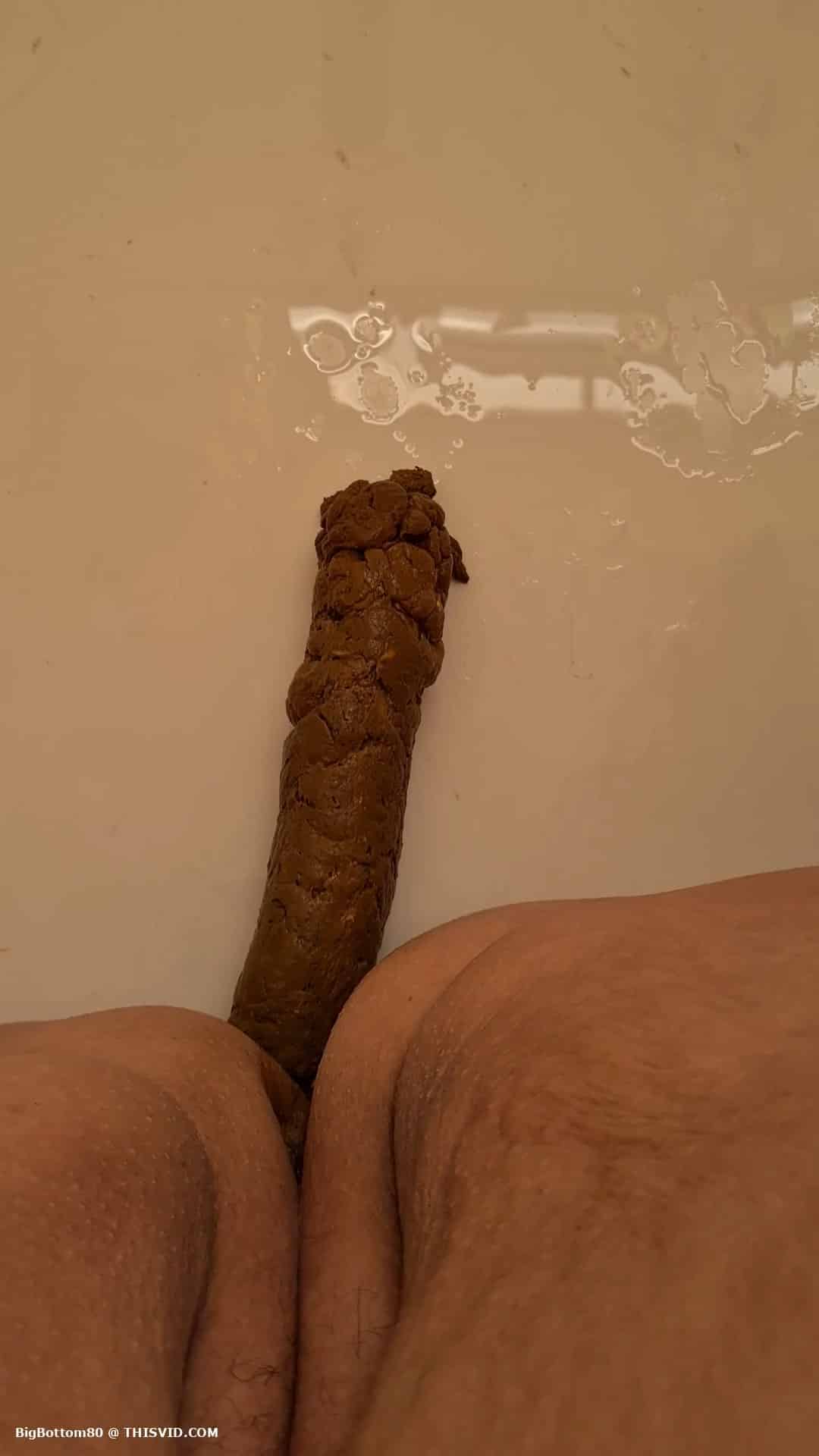 SnapScat grosse chatte qui chie un gros colombin