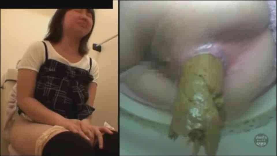 Japonaise chie dans les toilettes filmées