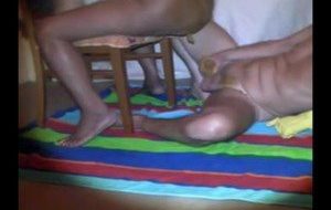 couple scato le mec se branle pendant que sa femme lui chie sur la bite