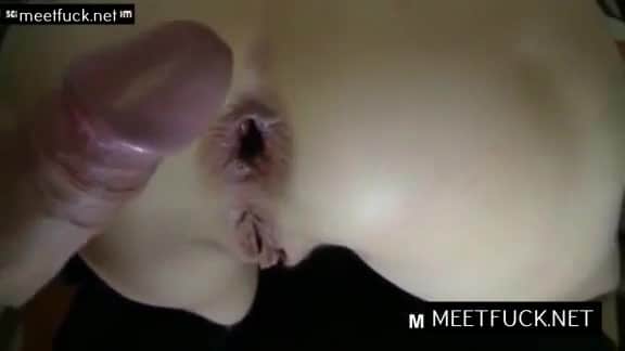 ejaculation sur un étron coincé dans un cul serré