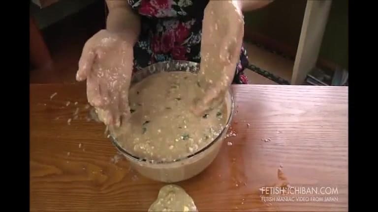 COQUINE JAPONAISE VOMISSANT