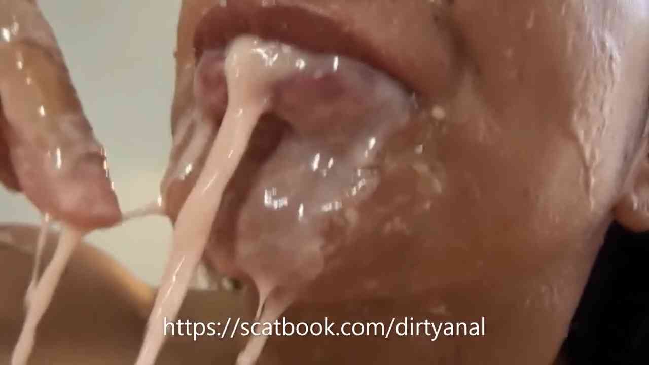 vomi, lavement au spéculum dans la gorge profonde et introduction de vomi dans le cul