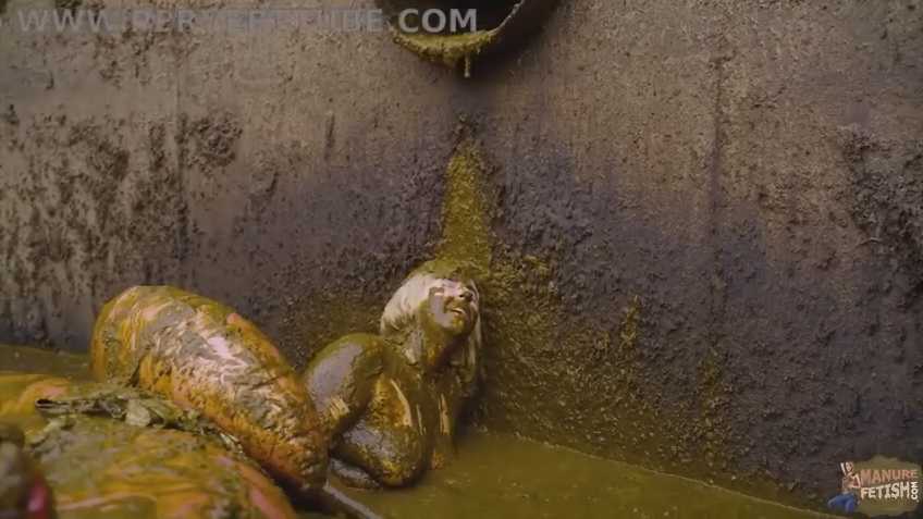 Piscine de fumier remplie de bouse de vache – Lyndra Lynn- XXX SCAT Video