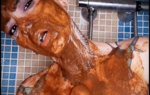 quelques extraits porno scato avec LAMIA DARK ! 
